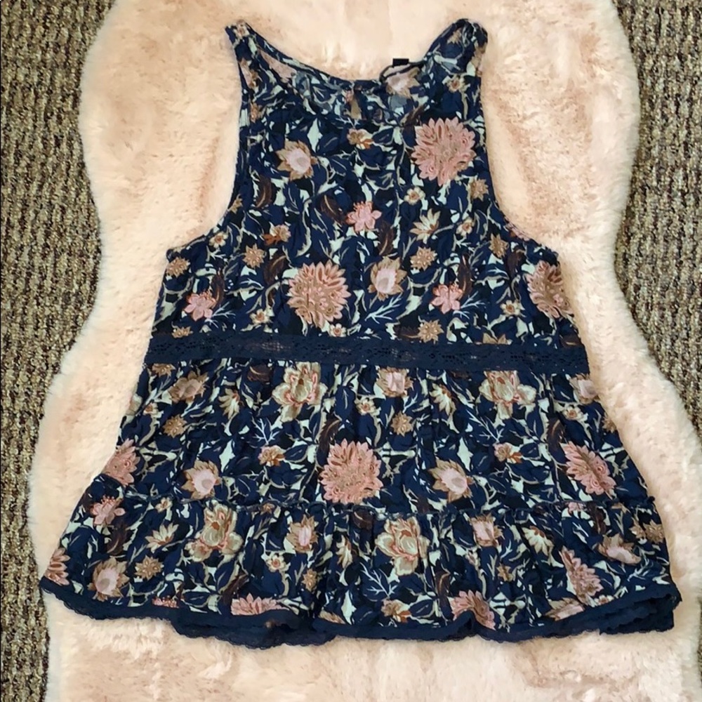 5 for $25🎈 American Eagle floral top